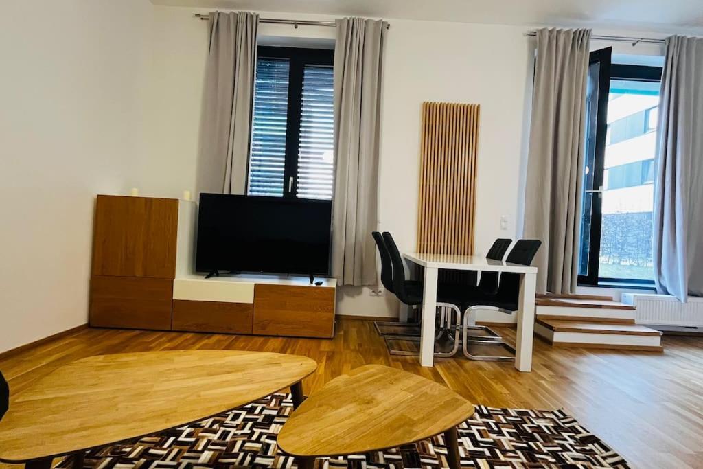 Apartamento Holesovice, Garden, Garage Praga