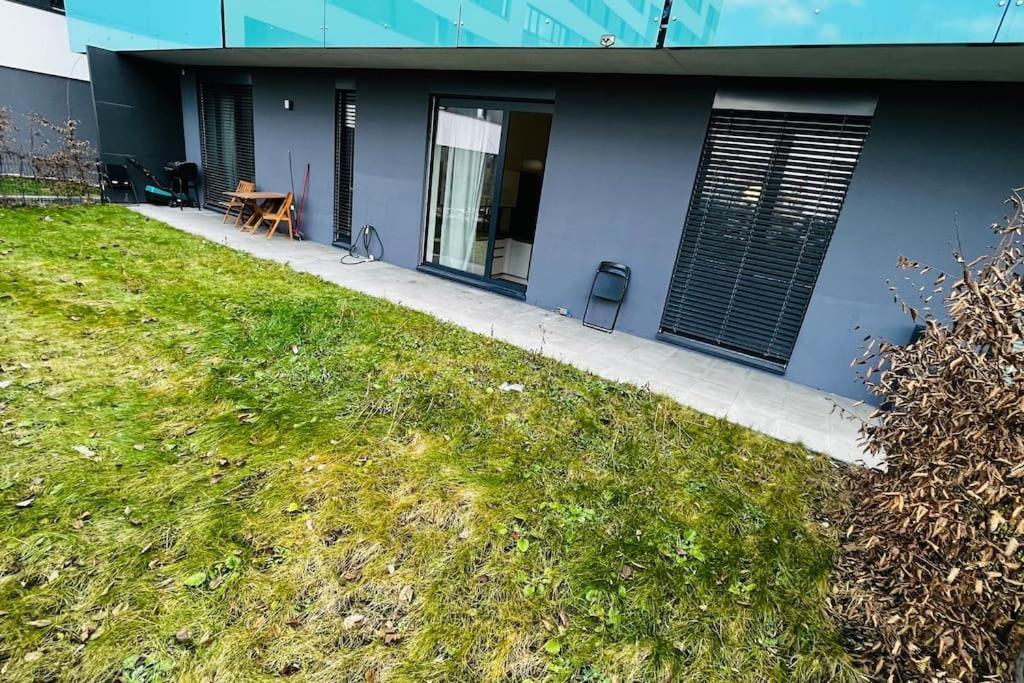 Holesovice, Garden, Garage Apartamento